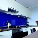 Family Victus In The Center By Renters * Sopot