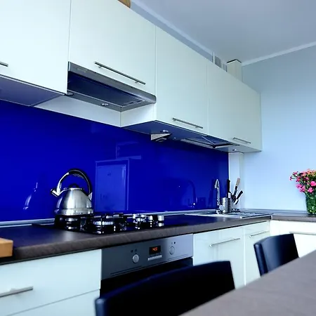 Family Victus In The Center By Renters * Zoppot